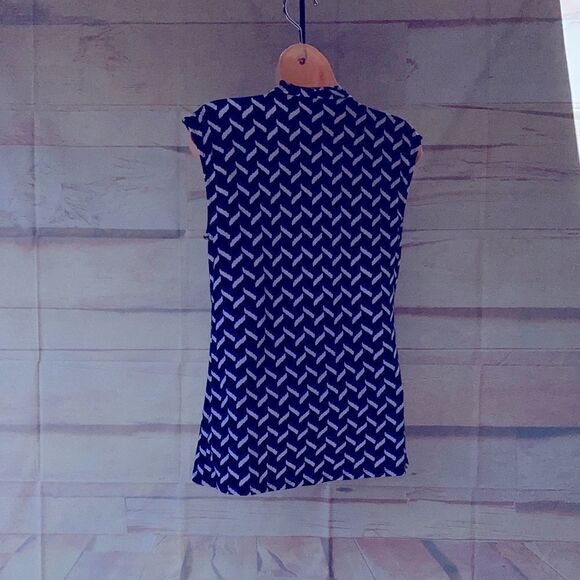 Ladies size Small sleeveless top by Ann Taylor - Picture 4 of 6